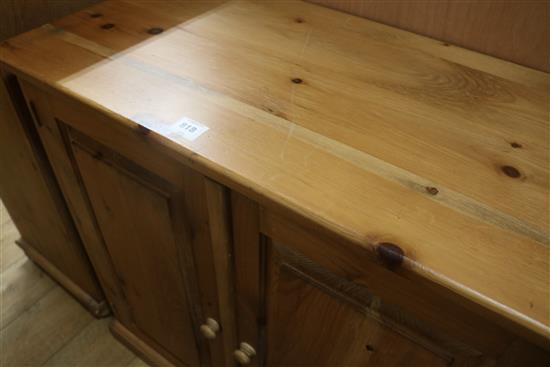 A modern pine chest of six drawers, and a dwarf cupboard, chest W.1ft 10in. cupboard W.3ft